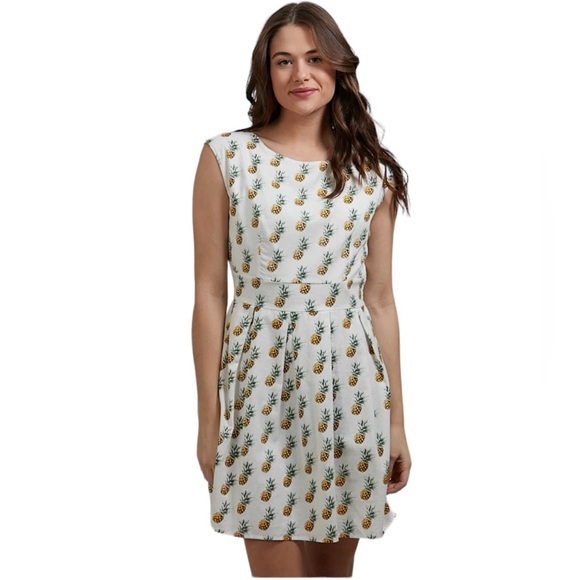 sm wardrobe Dresses & Skirts - PINEAPPLE PRINT SLEEVELESS BELTED SUMMER DRESS M